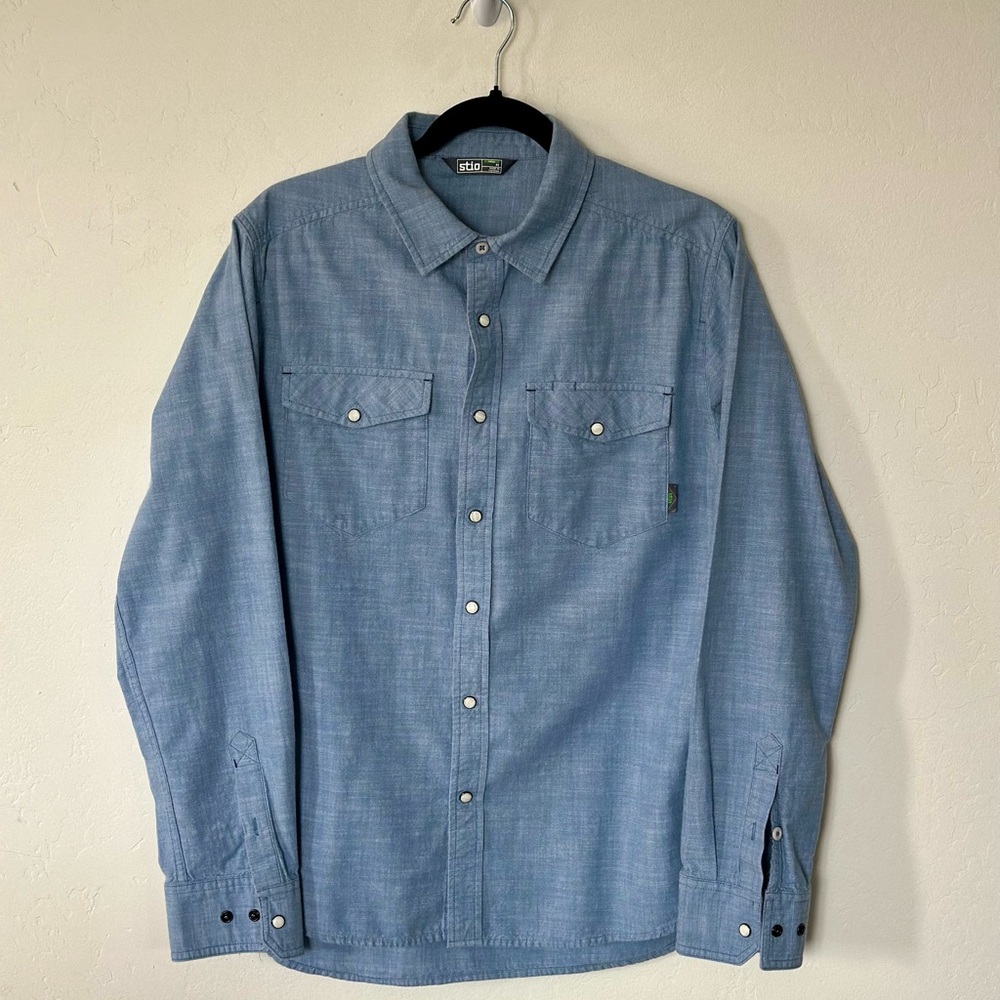 STIO Men’s Ashton Blue Chambray Snap Button Shirt, Medium